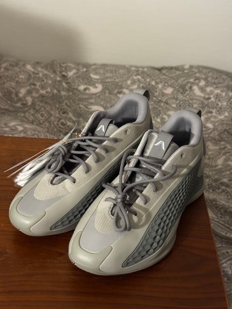 adidas AE1 箱付き バスケットボールシューズ グレー