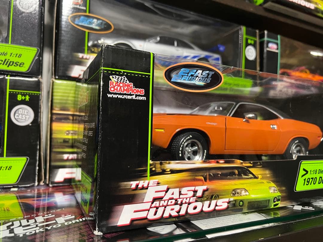 ミニカー FAST& FURIOUS DODGE CHALLENGER 1/18