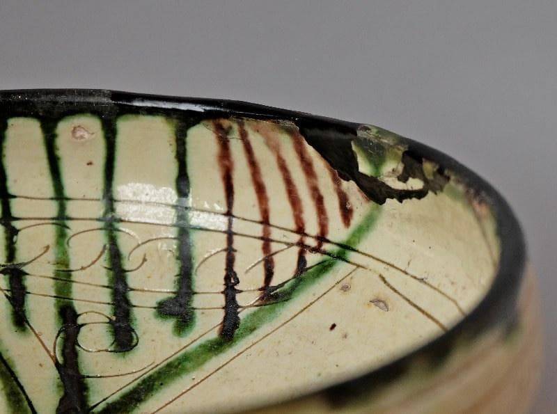 ☆☆☆イスラム陶☆二彩・線刻の花文の鉢