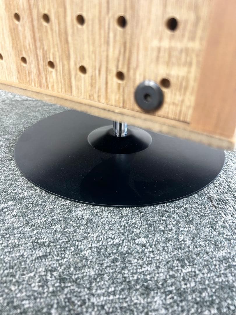 【美品】 卓上 4面回転 有孔パネル アクセサリースタンド 30本フック付き