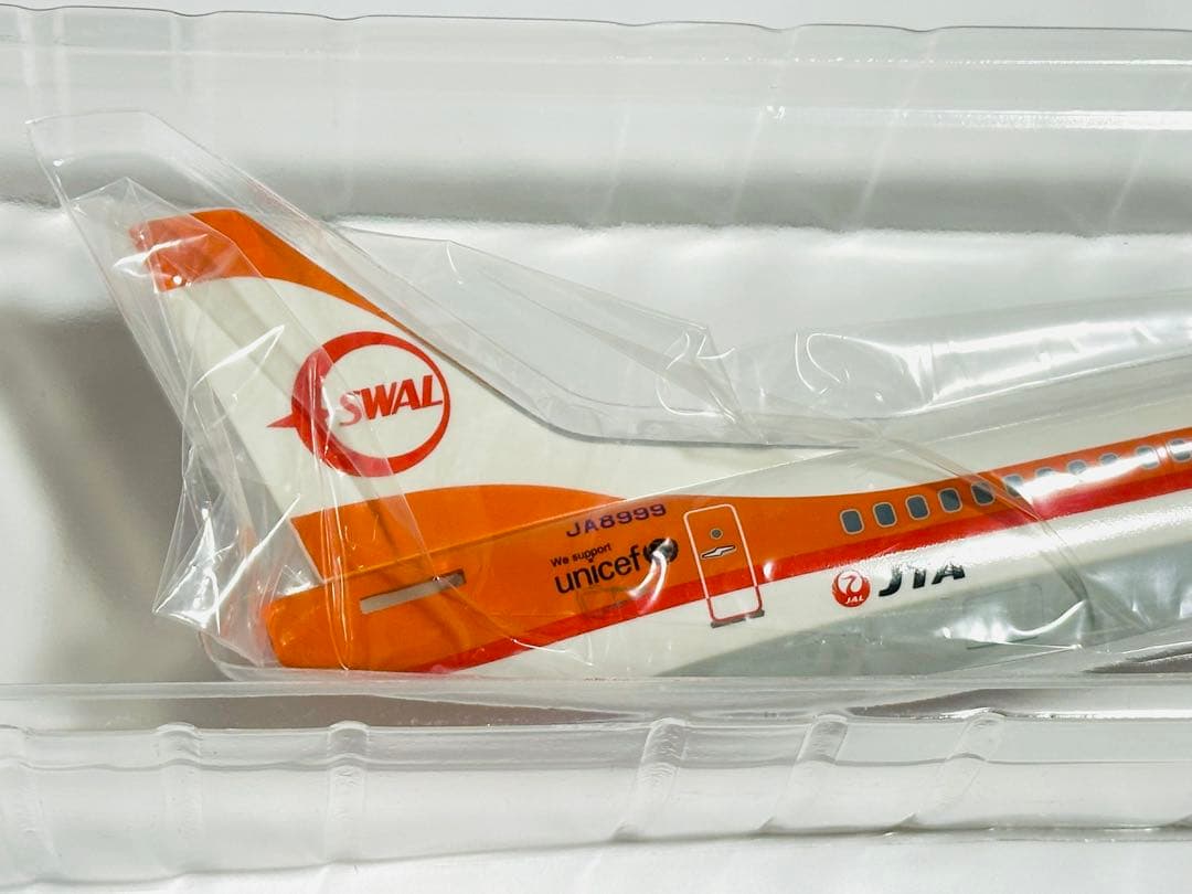 JALUX 1/400 737-400 南西航空SWALジェット