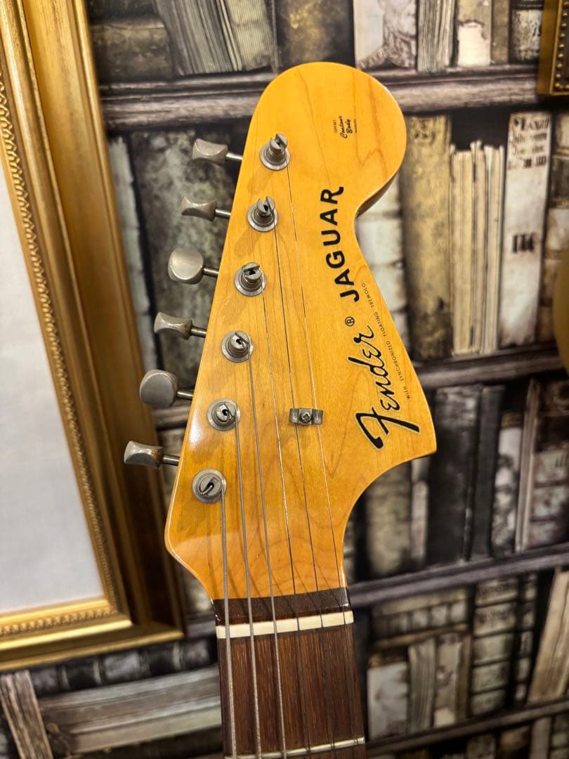 reina　　Fender Jaguar サンバースト　JG66-85