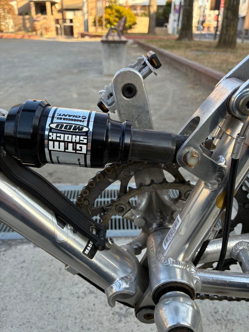 【GIANT MR4】折りたたみ 自転車 24インチ シルバータイヤ交換済
