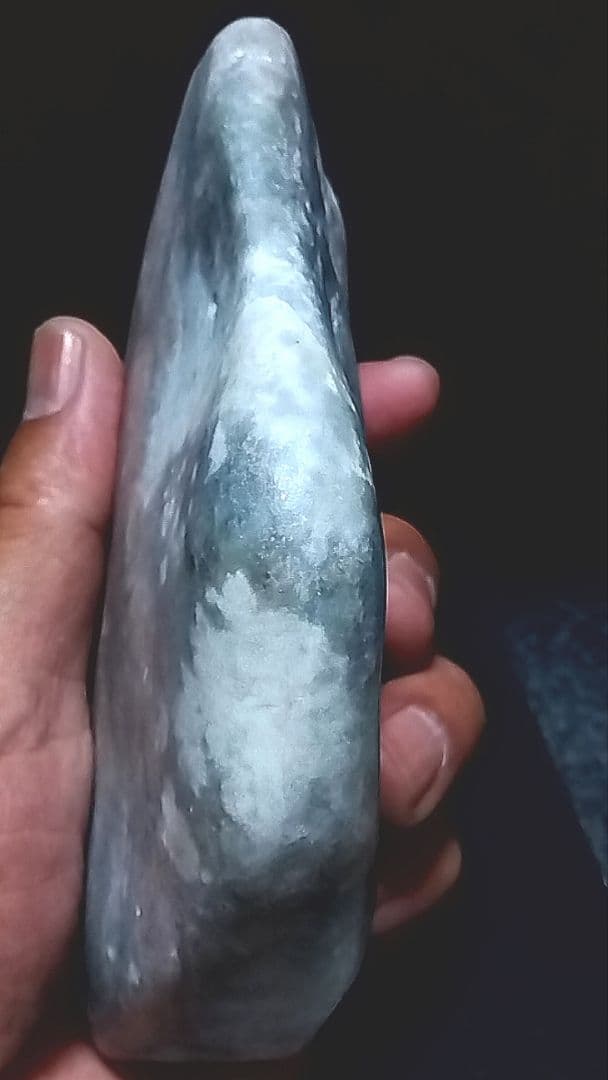★翡翠原石★糸魚川軟玉【姫川・転石磨き829ｇ】