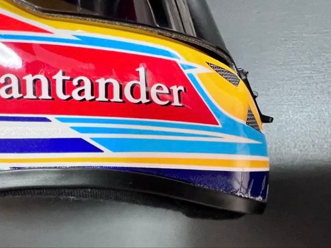 F1 Ferrari フェルナンドアロンソ1/2ヘルメット。
