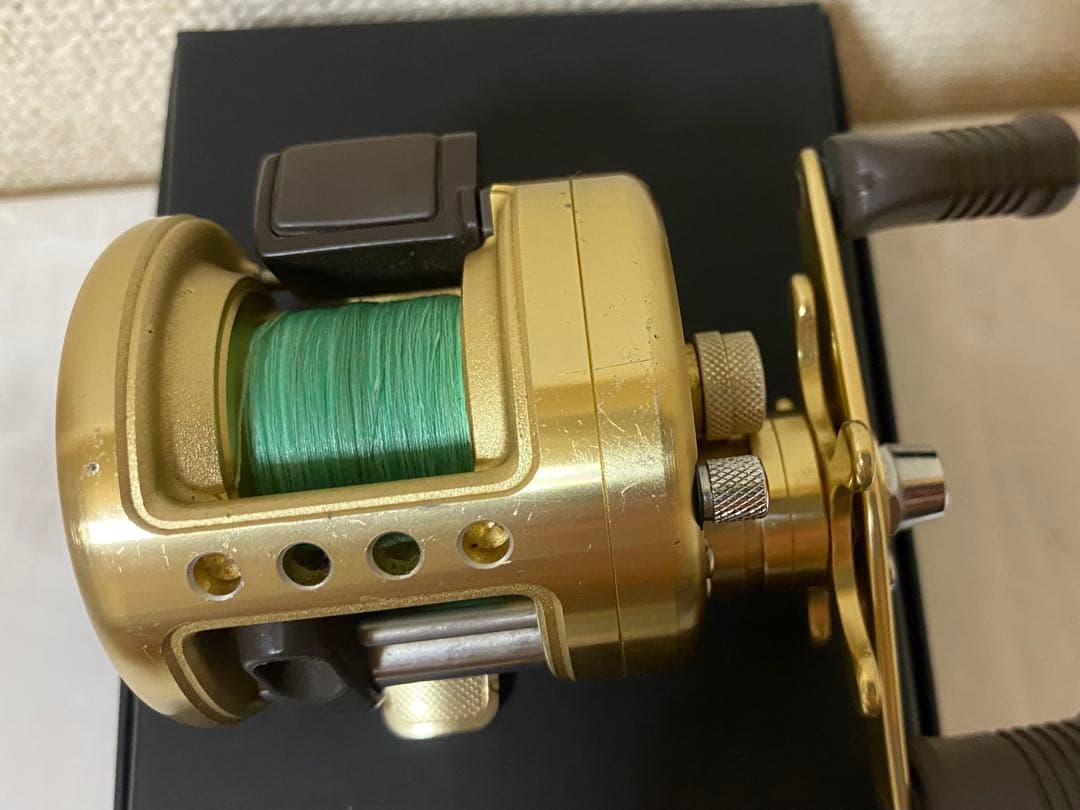 シマノ カルカッタ 51XT(左ハンドル) RH385