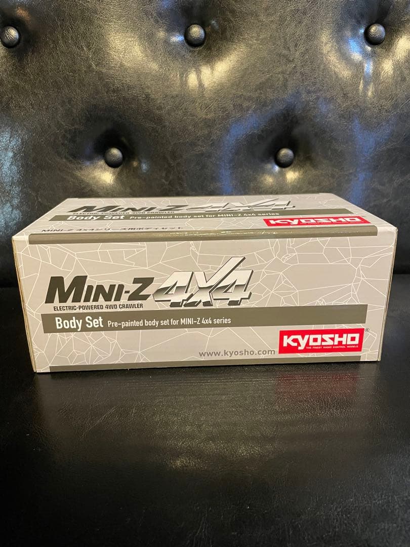 新品未開封　京商MINI-Z 4x4 トヨタ4Runner ボディ