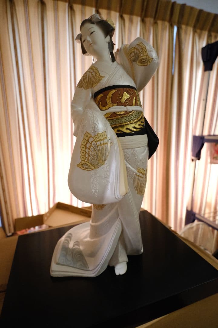 博多人形「あき子作」華 高さ約44cm 台座・木札付き（白地金彩）
