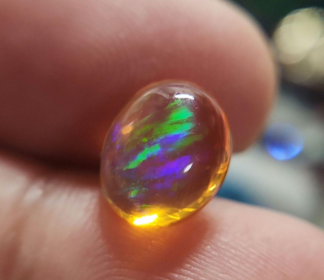 天然ファイアーオパール 2.440ct