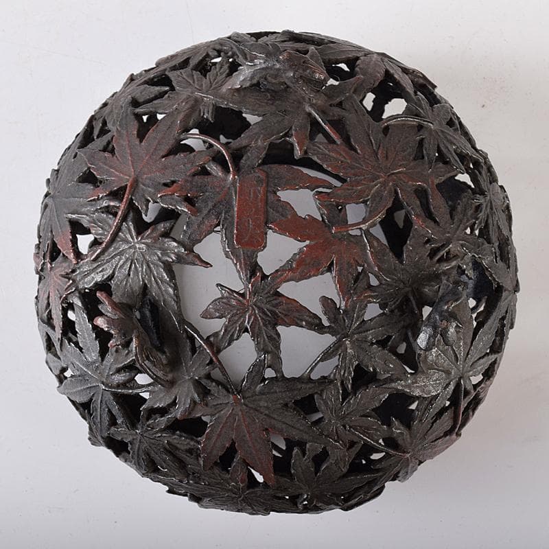 龍ちゃん　古銅　紅葉透かし　三つ足香炉　在銘　約537g　D　R8374