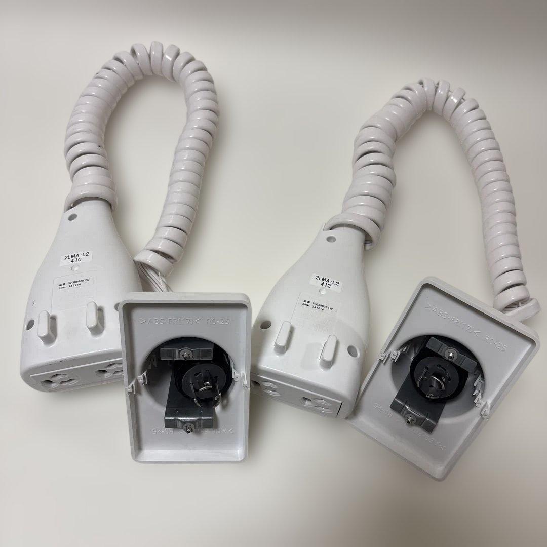 Panasonic WG888281W 2個 リーラーコンセント　パナソニック店