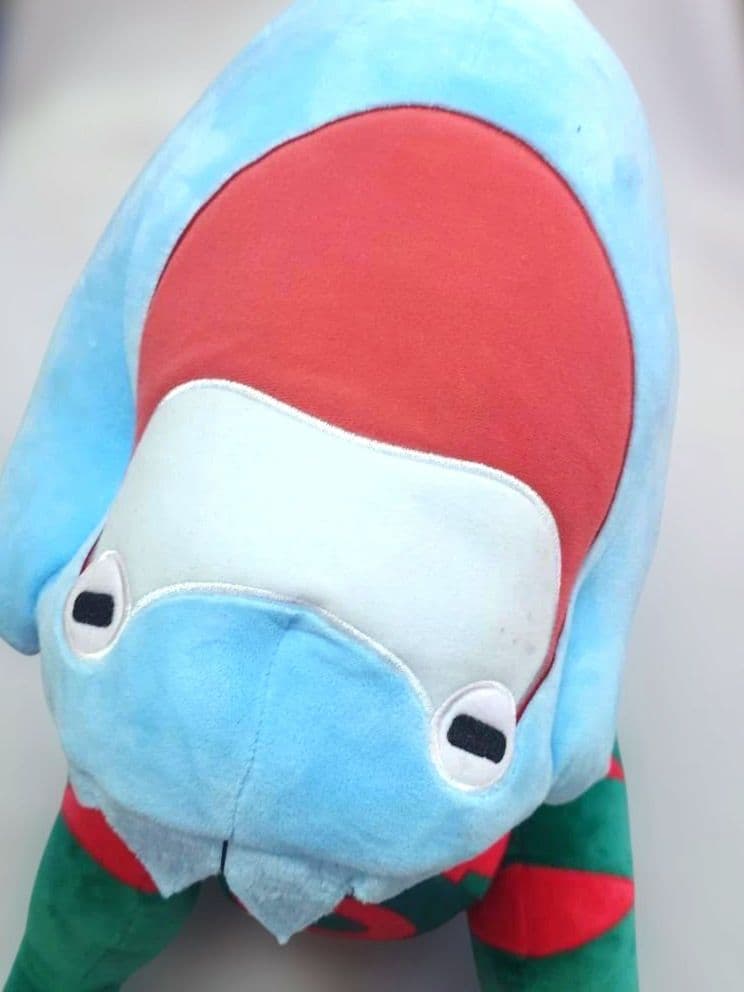 ウオノラゴン　ぬいぐるみ　エラがみ