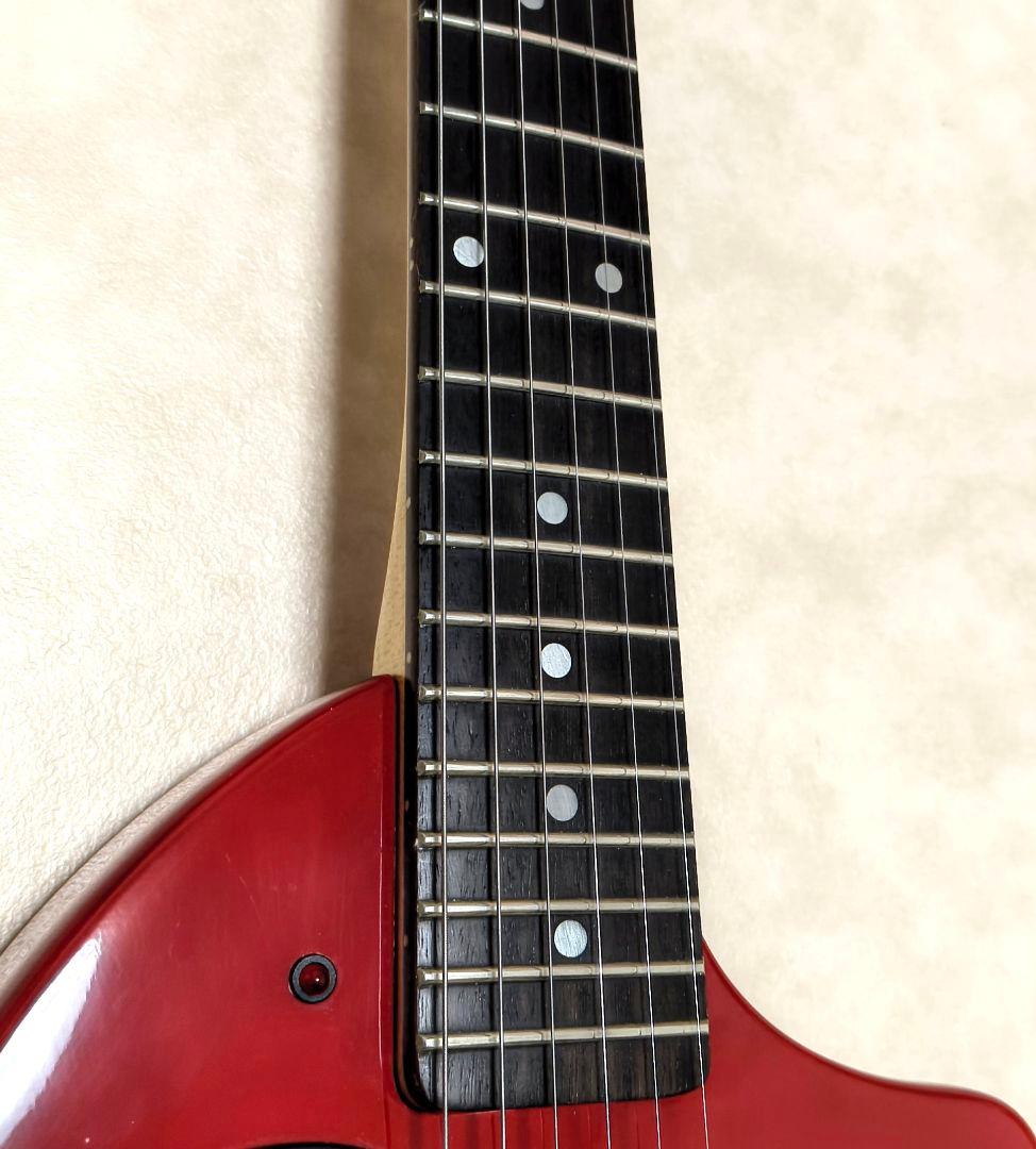 【美品】ZO-3 レッド アンプ内蔵ミニギター ヘッドフォン端子付 ミニギター