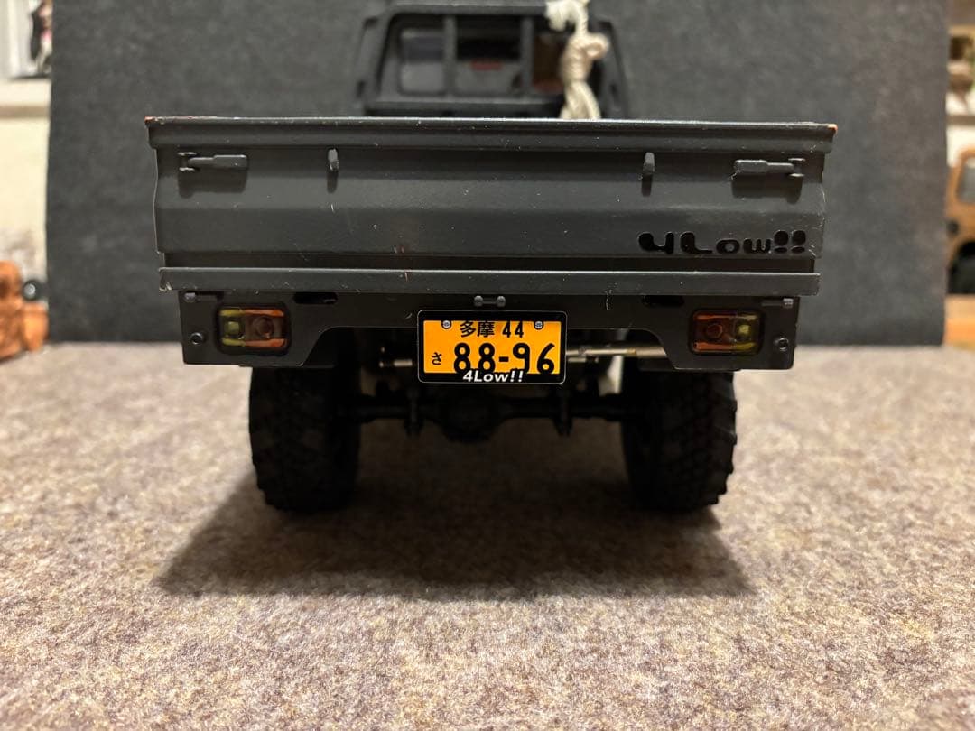 WPL c24改　アゲトラ　d12軽トラ　女性フィギュア付き