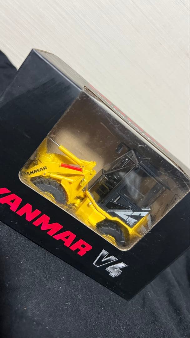 ヤンマー 建機ミニチュア V4 タイヤショベル WHEEL LOADER 非売品