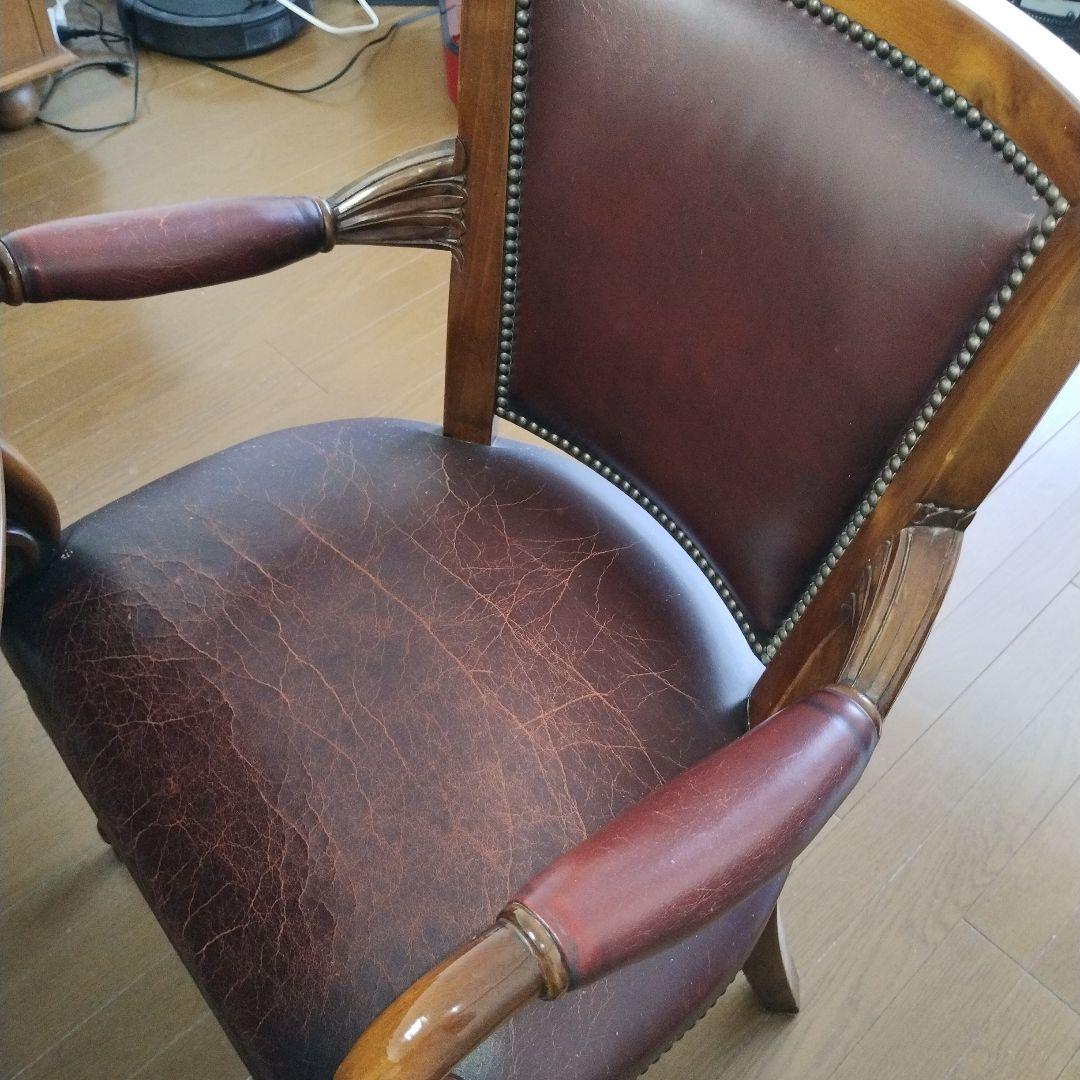 円形木製テーブルとアーム付き椅子4脚セット