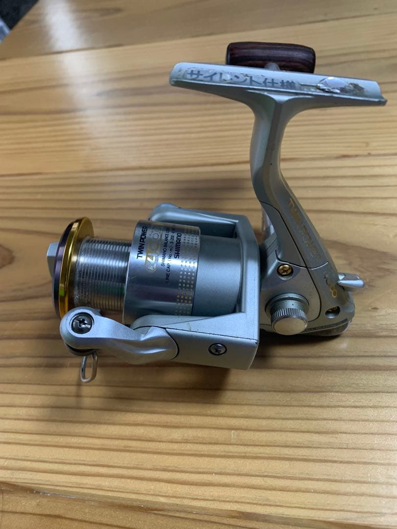 シマノ　 TWIN POWER 4000 スピニングリール