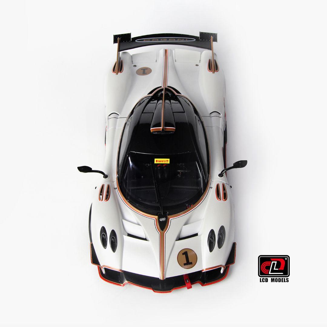 LCDMODELS　1/18　ウアイラR