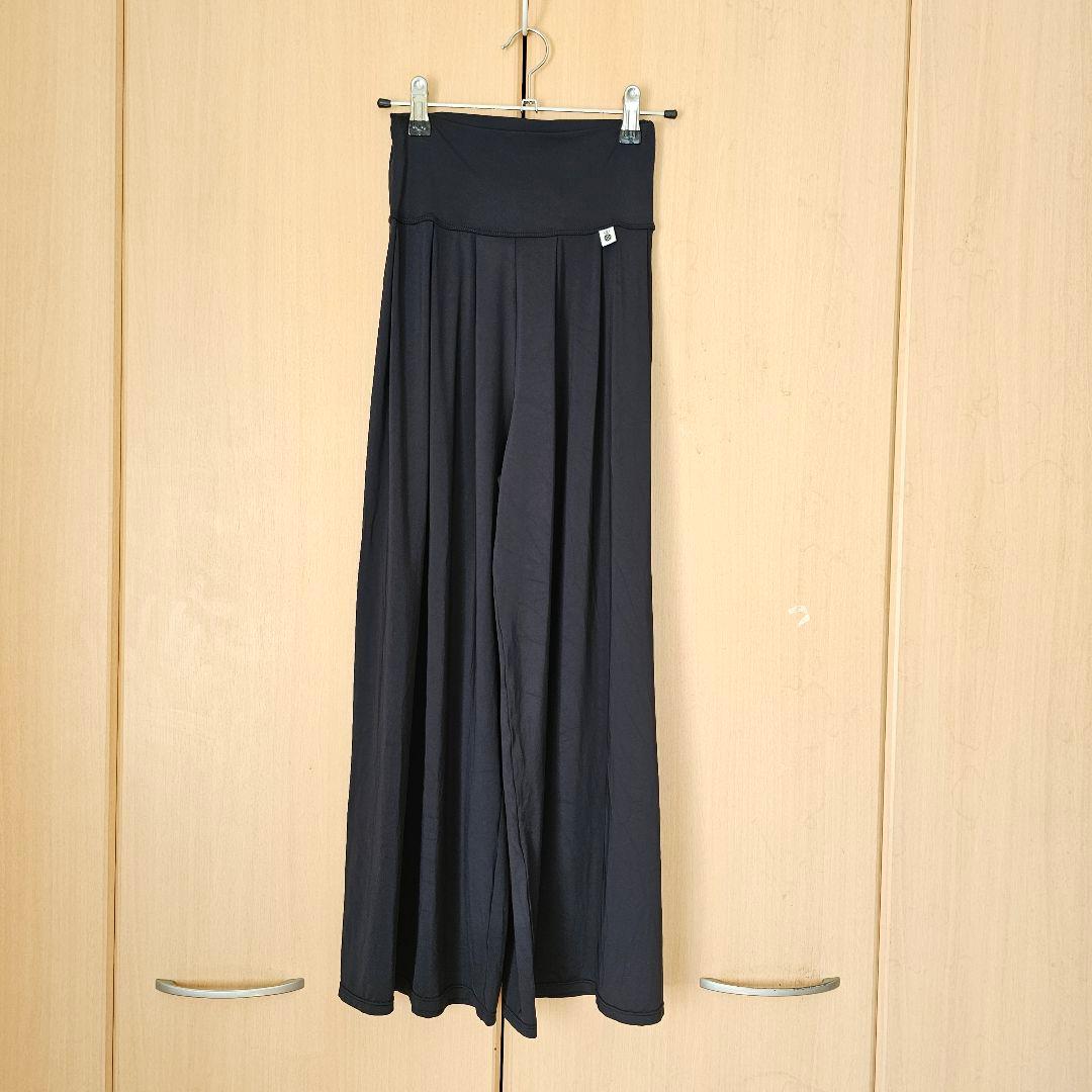 【新品】リンダワークス　アーヤパンツ　ブラック　Pサイズ
