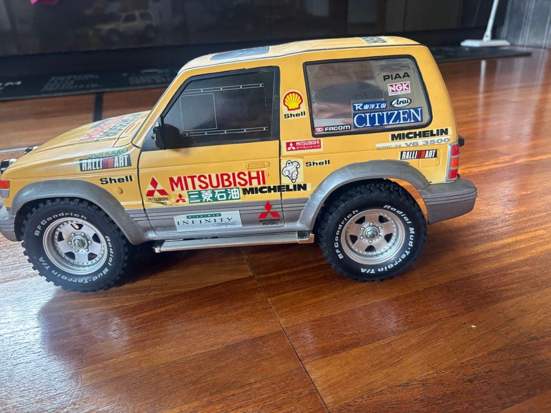 Mitsubishi Pajero 1/10 メタルトップワイド