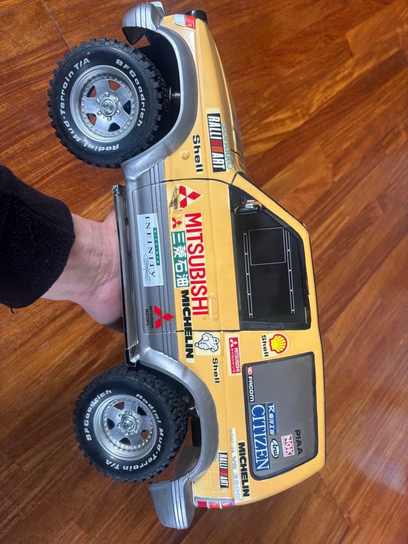 Mitsubishi Pajero 1/10 メタルトップワイド