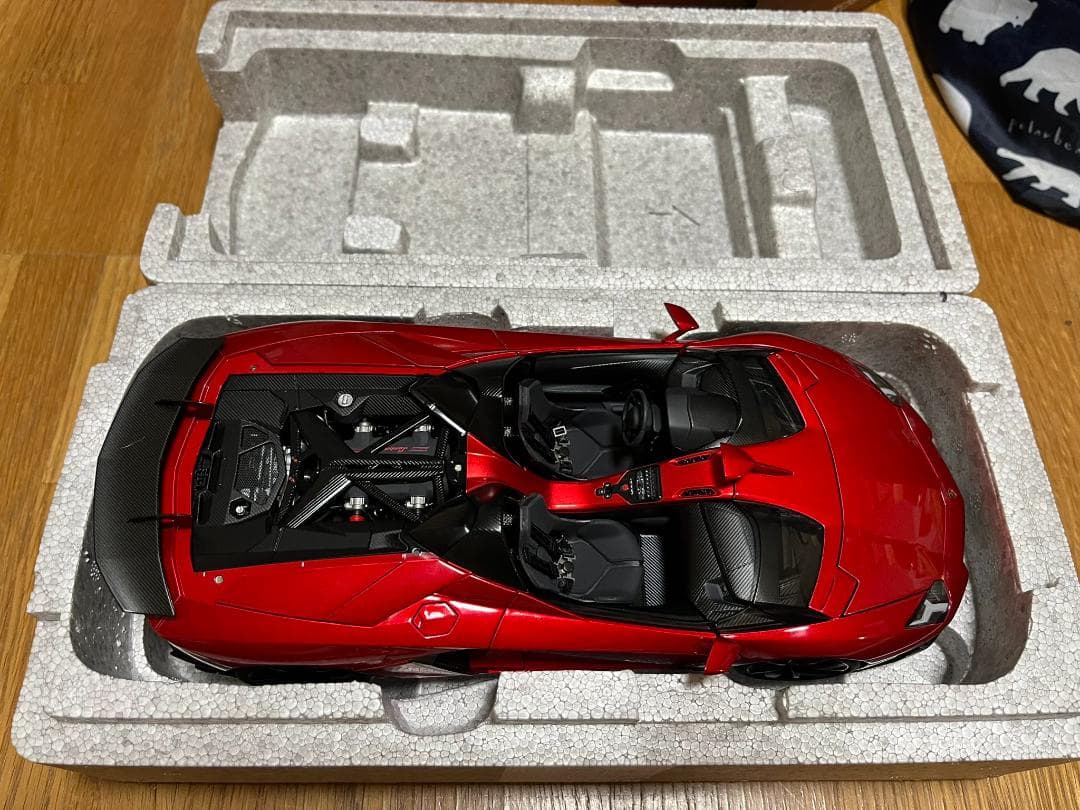 AUTOart ランボルギーニ アヴェンタドール J メタリックレッド