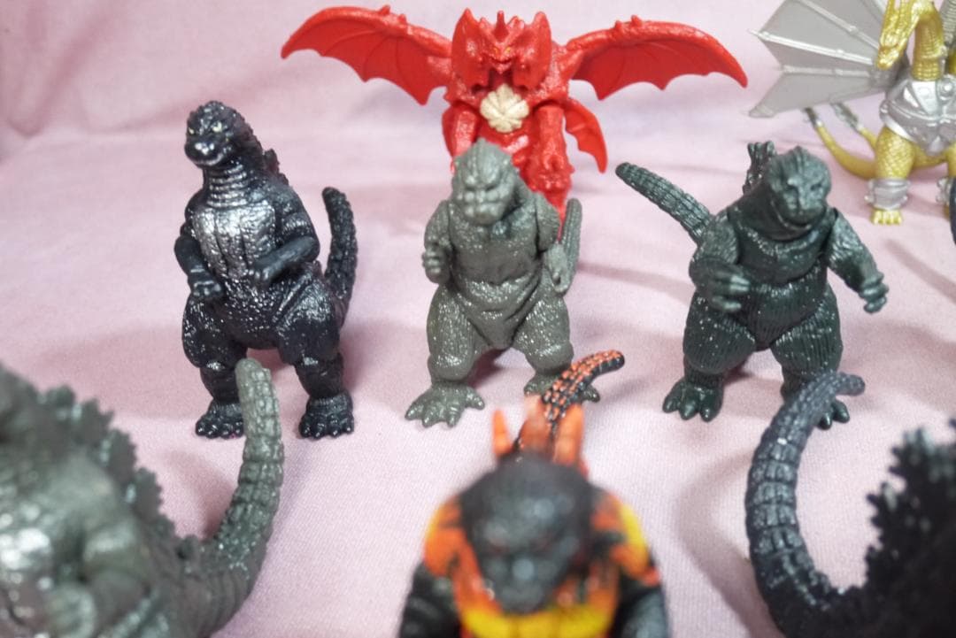 ハイパーゴジラ　ハイパーガメラ　24体