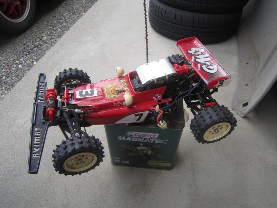 値下げ　ぺちゃんこなラジコンカー　　４WD　早い者勝ち