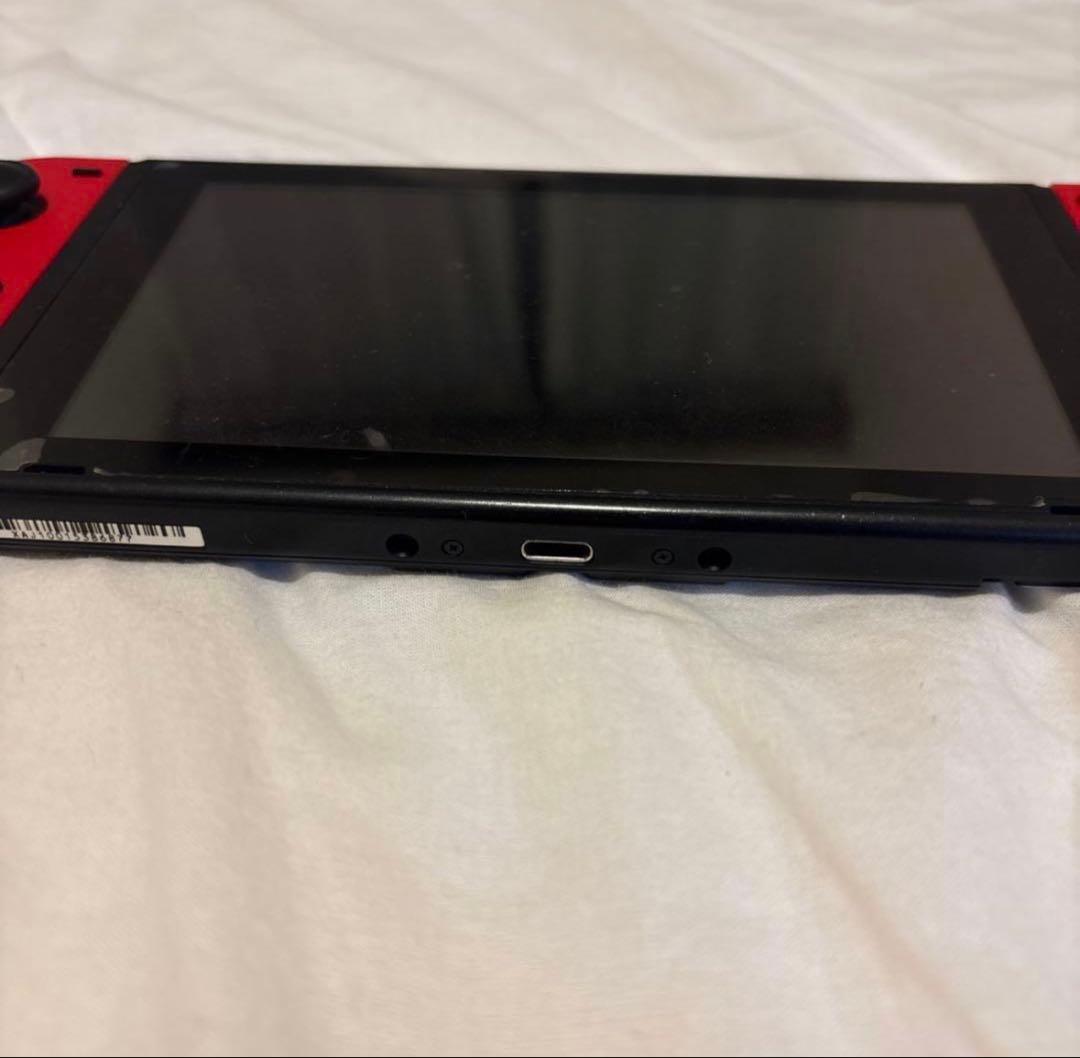 Nintendo Switch 赤色 本体 充電器、ケース付き