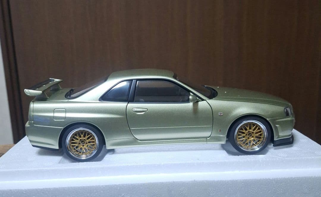 オートアート　日産　スカイライン　GT-R　BBS　ミニカー　1/18