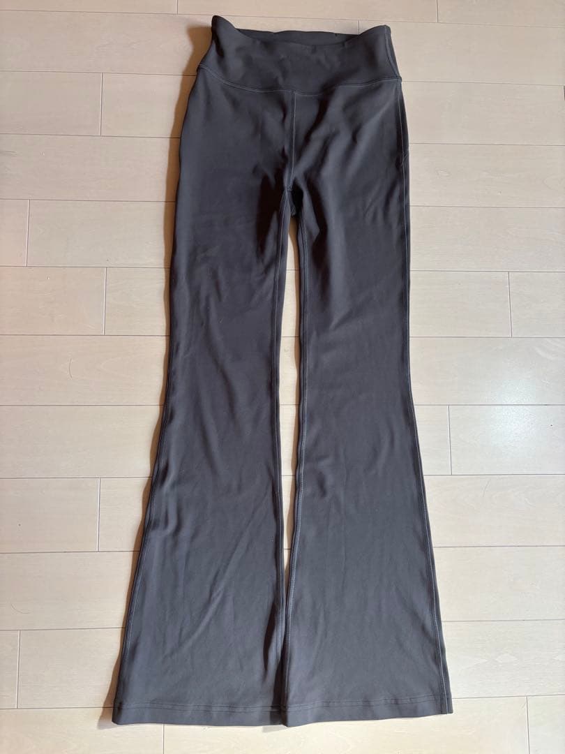 ルルレモン　lululemon Groove ハイライズフレアパンツ ウォーム