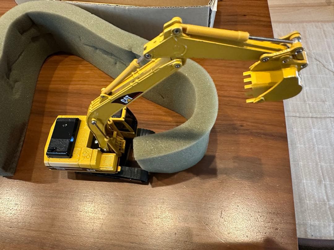 三菱 CAT325B REGA油圧ショベル CAT320油圧ショベル、ミニチュア