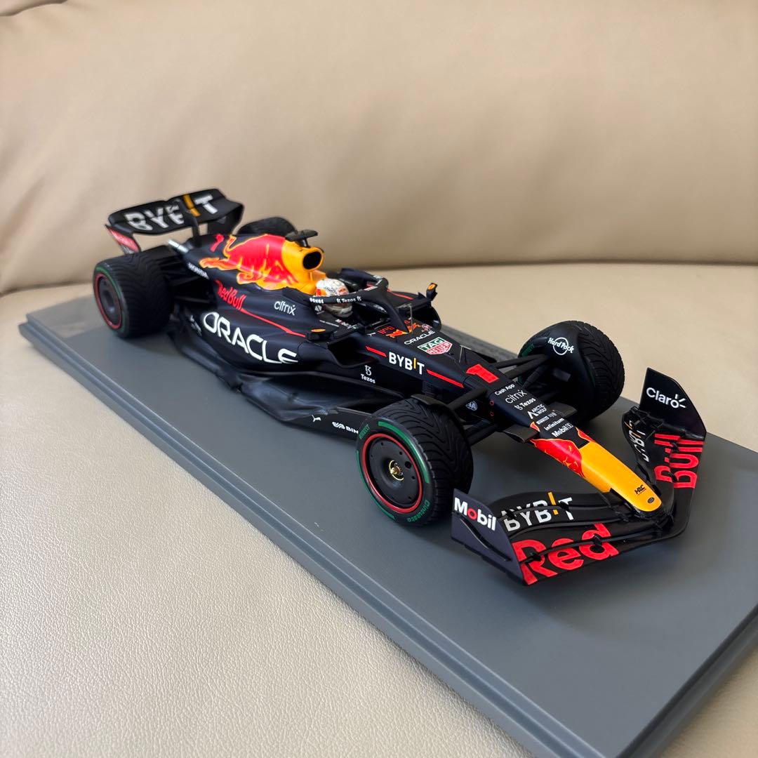 1/18 スパーク レッドブルRB18 M.フェルスタッペン