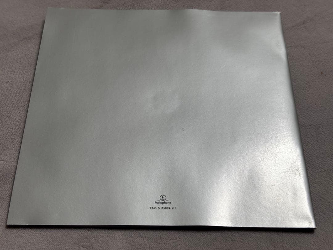 レア　Queen サインCD クイーン　ブライアンメイ　ロジャーテイラー