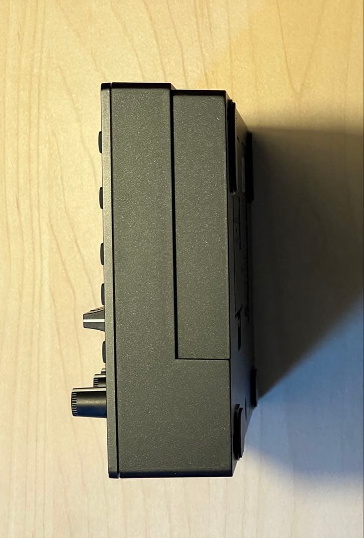 Roland MC-101 グルーヴボックス - ケース付き