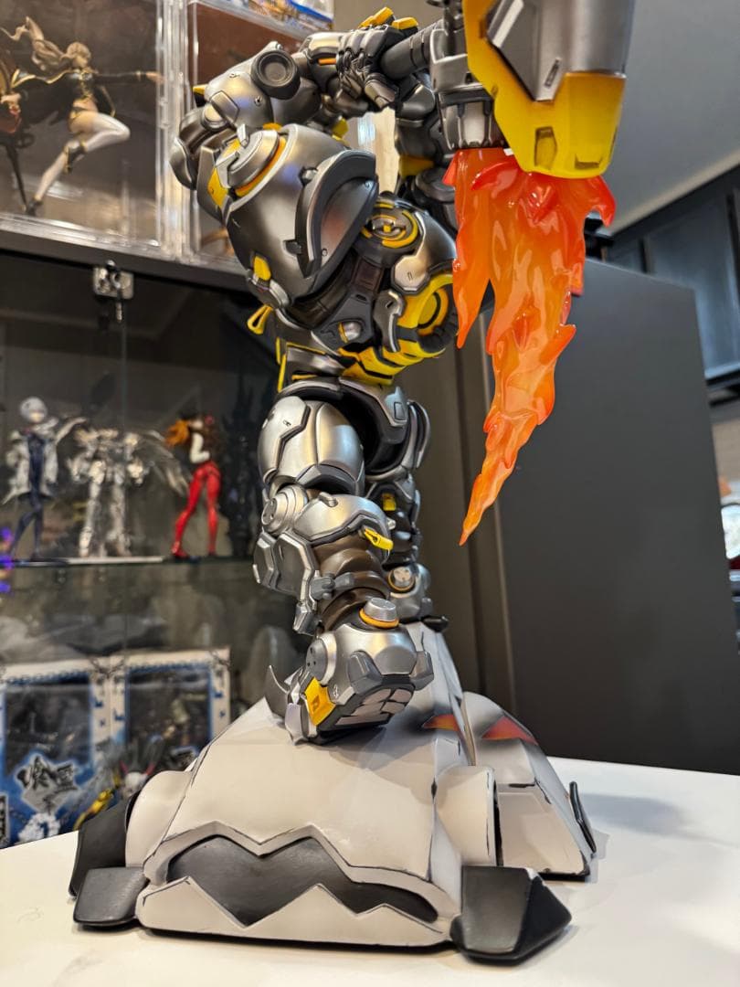 オーバーウォッチ　ラインハルト フィギュア スタチュー OVERWATCH