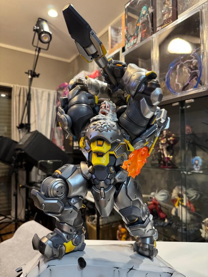 オーバーウォッチ　ラインハルト フィギュア スタチュー OVERWATCH