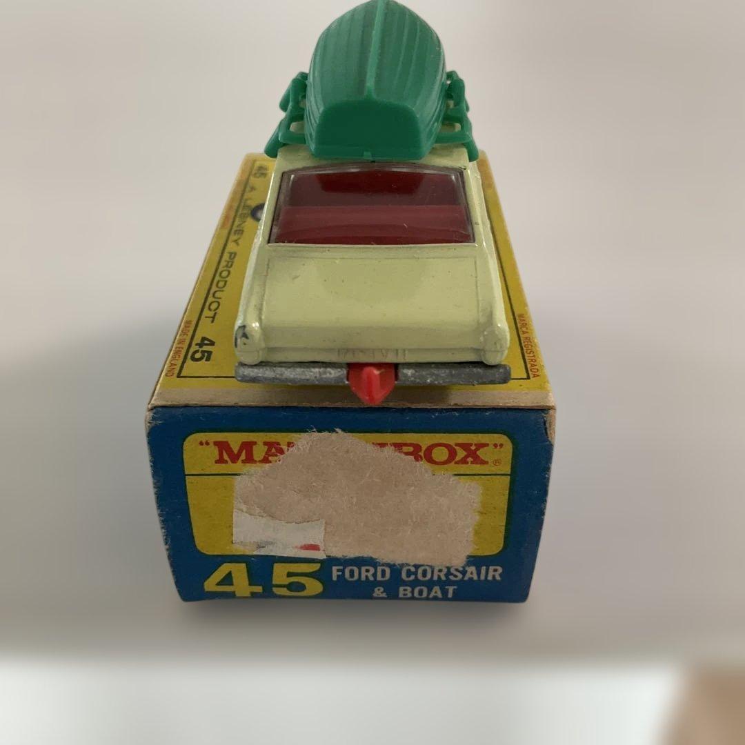 ミニカー　マッチボックス　45 フォード コルセア＆ボート