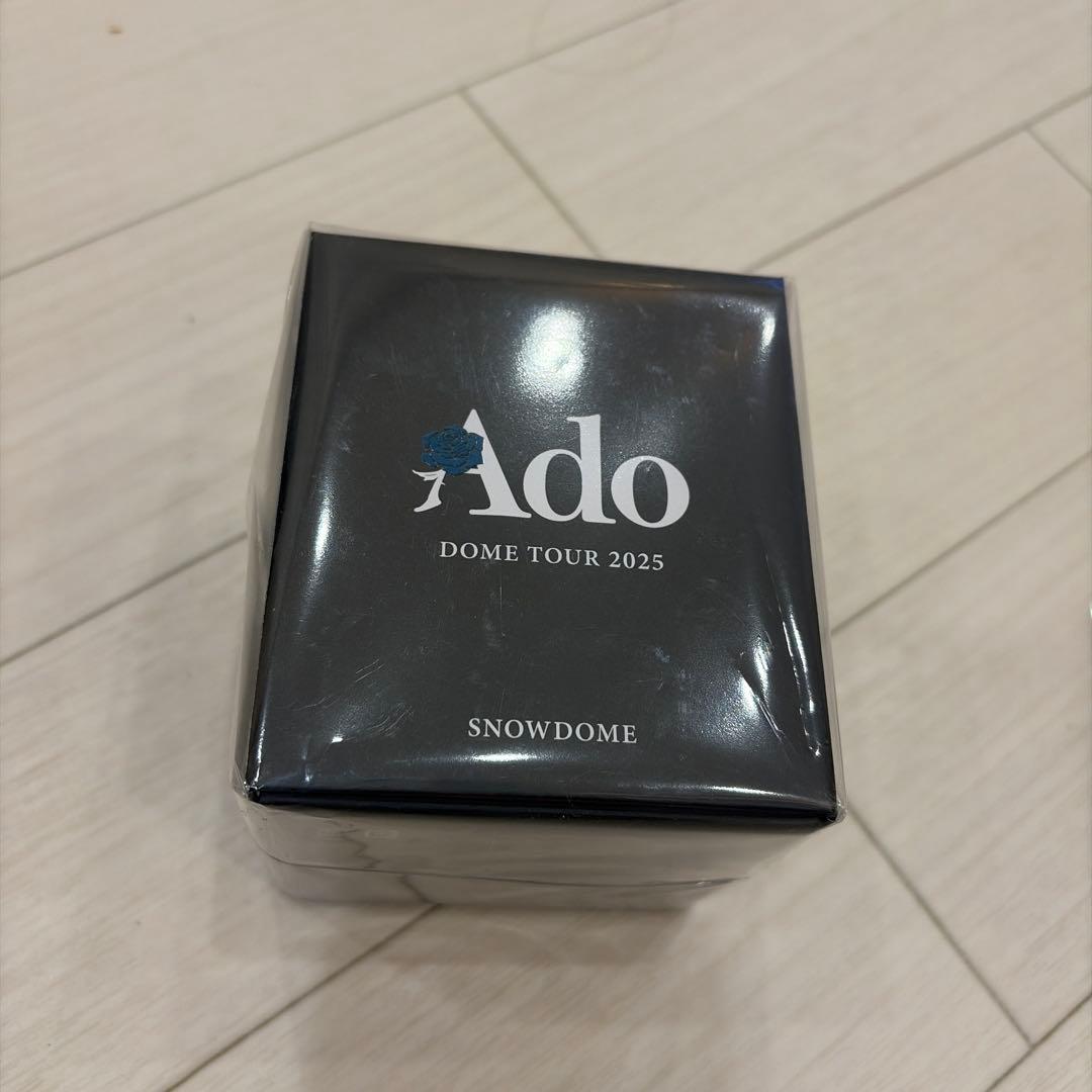 Ado DOME TOUR 2025 VIP席特典スノードーム&ブローチ
