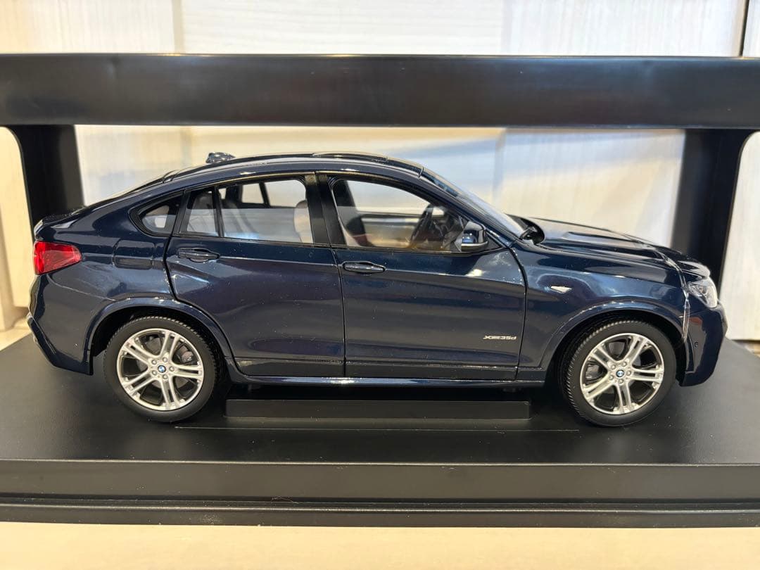  X4 F26 インペリアルブルー ミニカー Paragon 1/18