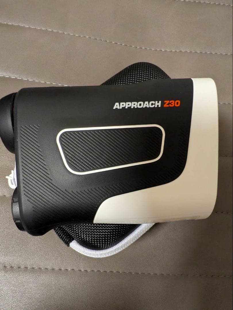 美品！GARMINゴルフ用距離計Approach Z30