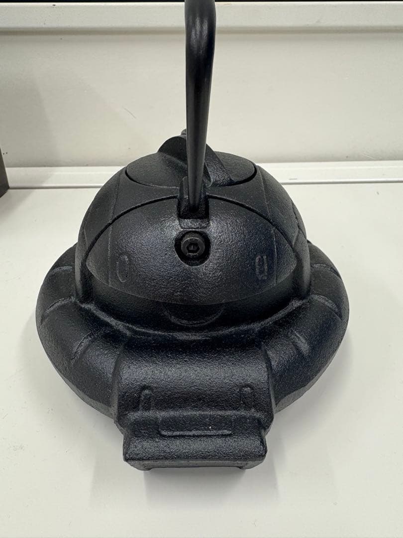 レア商品 南部鉄器 機動戦士ガンダム鉄瓶ZAKU (黒) 鉄魂ハロ アッガイ
