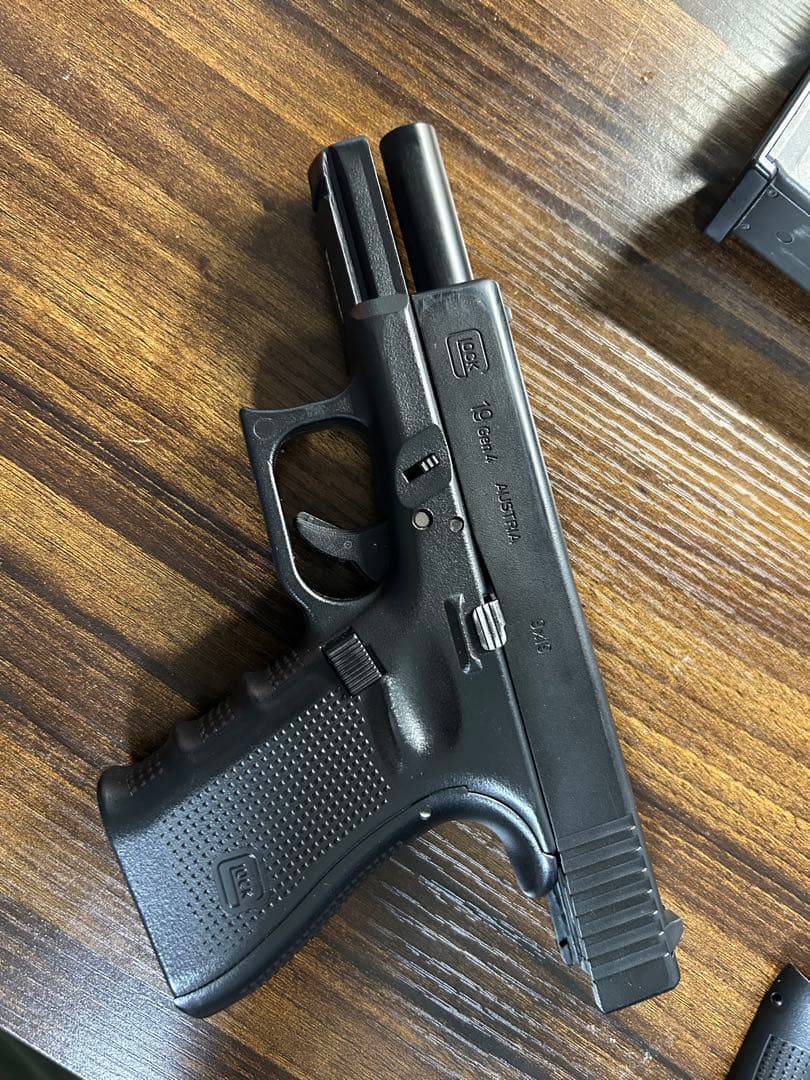 東京マルイ　グロック 19 gen4 本体＋マガジン×3