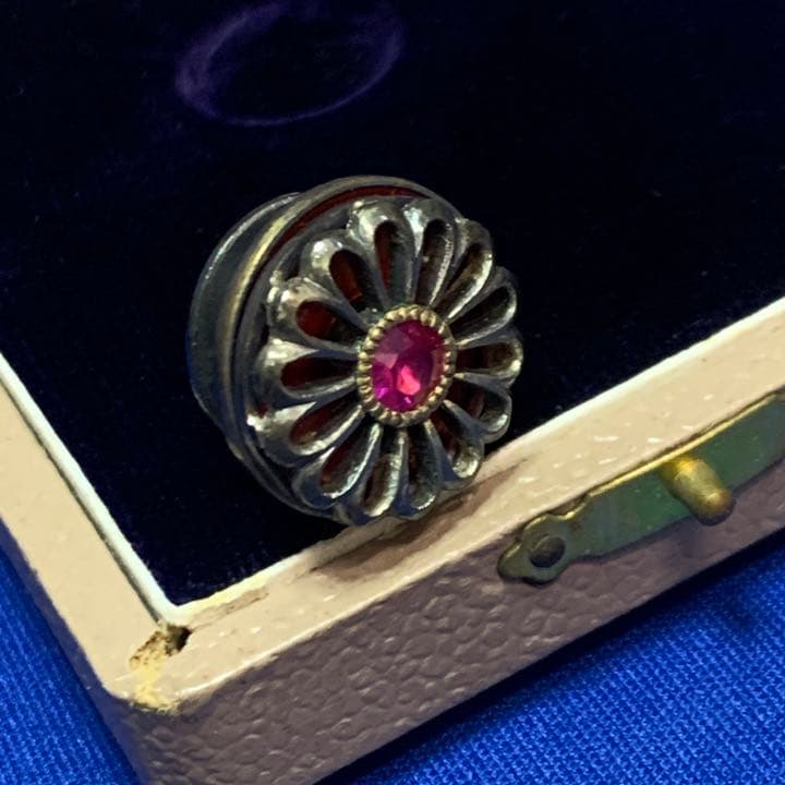 コレクション品！功労賞 全国戦災都市連盟 優秀 バッチ 勲章 共箱 1点もの！