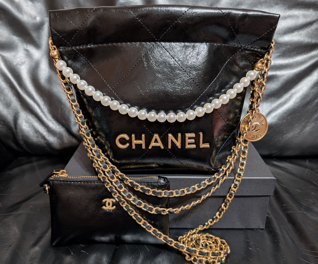 CHANELノベルティキルティング チェーンショルダー2wayバッグエナメル加工