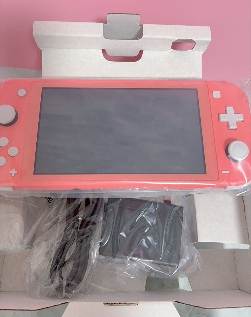 Nintendo Switch Lite コーラル 本体