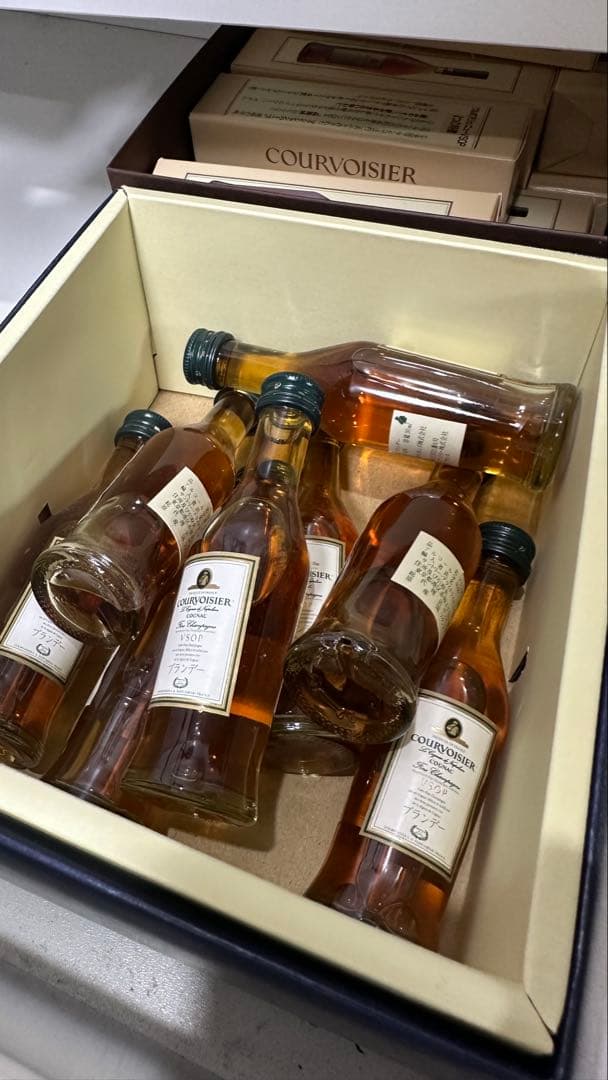 COURVOISIER COGNAC VSOP 3000ml 小ビン3本付き