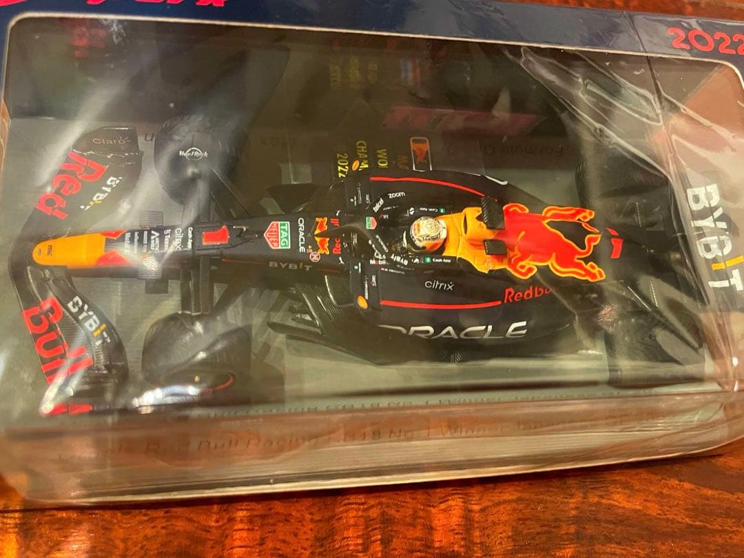 Spark社　レッドブルレーシング　RB18 2022年