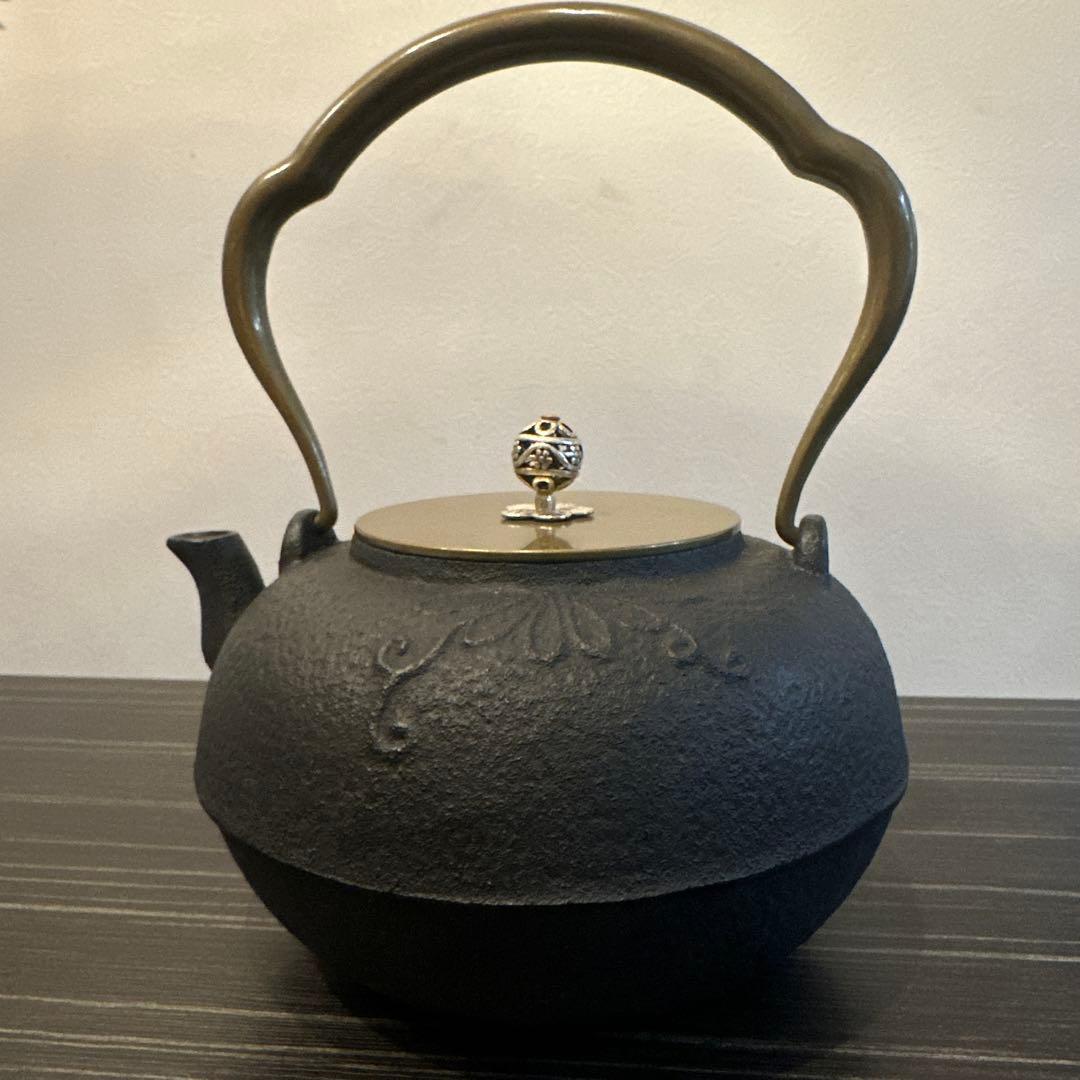 鋳鉄 花模様 鉄瓶