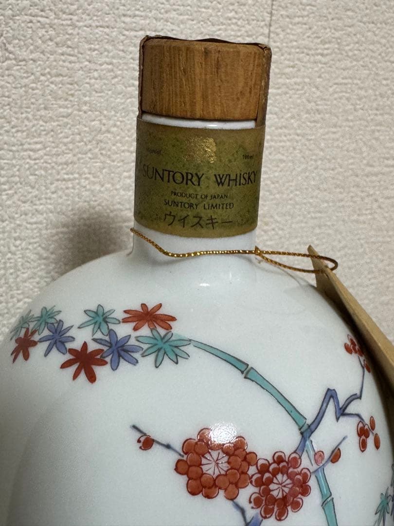 古酒 サントリー ウイスキー エイジング 15年 鶉梅新春華 有田焼 陶器ボトル